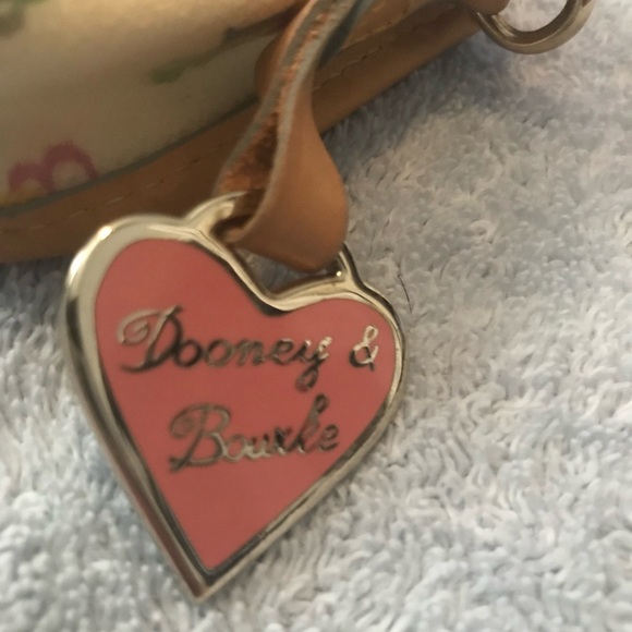 2-PIECE DOONEY & BOURKE VINTAGE Y2K RAINBOW BUCKET BAG & MATCHING WRISTLET - Picture 6 of 16